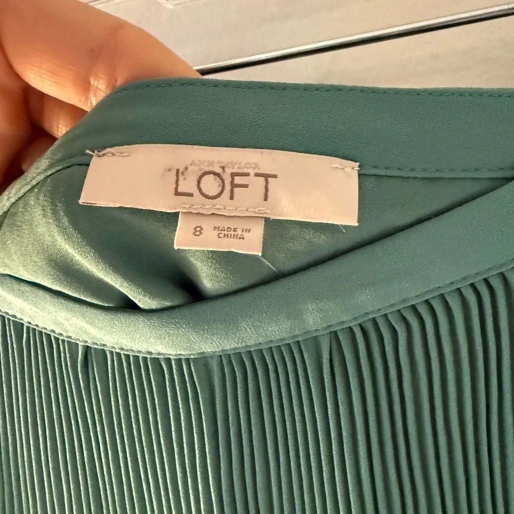 NWT-Ann Taylor LOFT Fluid Pleated Skirt Sz 8 - Picture 6 of 10